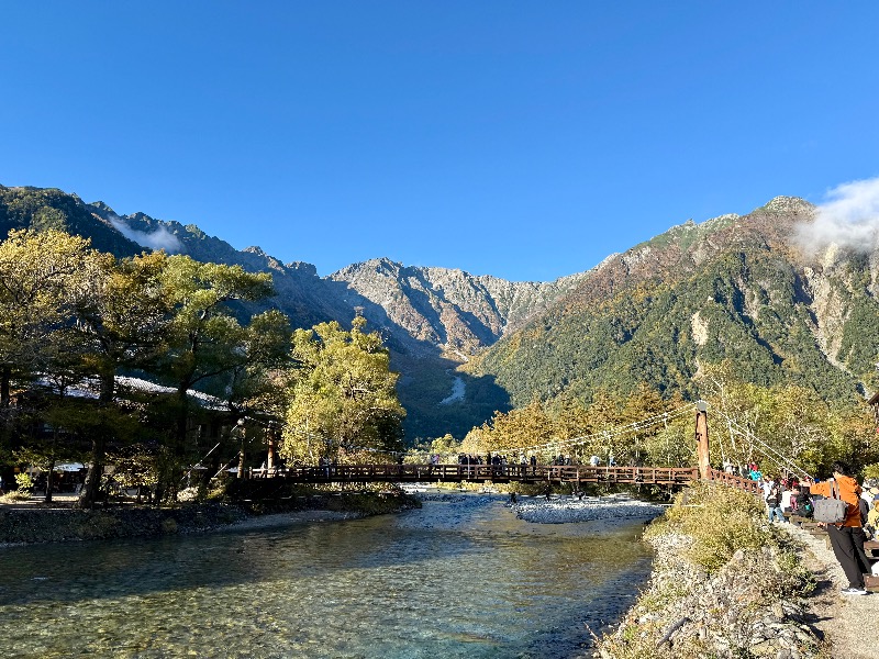 山歩きで応援します！秋晴れの上高地