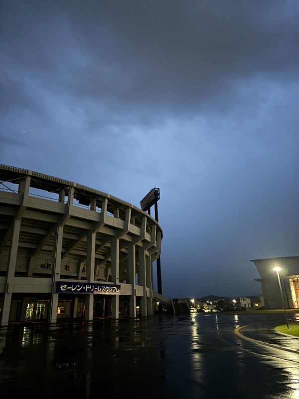 今週２回目の県営球場は雨でした。頑張ろう！！